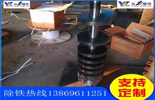 赤鐵礦磁選機(jī)，赤鐵礦磁選機(jī)在磁輥轉(zhuǎn)到前端位置時(shí)注意的問題！_赤鐵礦磁選機(jī)在磁輥轉(zhuǎn)到前端位置時(shí)注意的問題！廠家_除鐵強(qiáng)磁輥